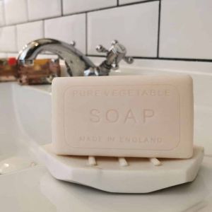 The English Soap Company Radiant Sandalwood and Amber Soap 190g 