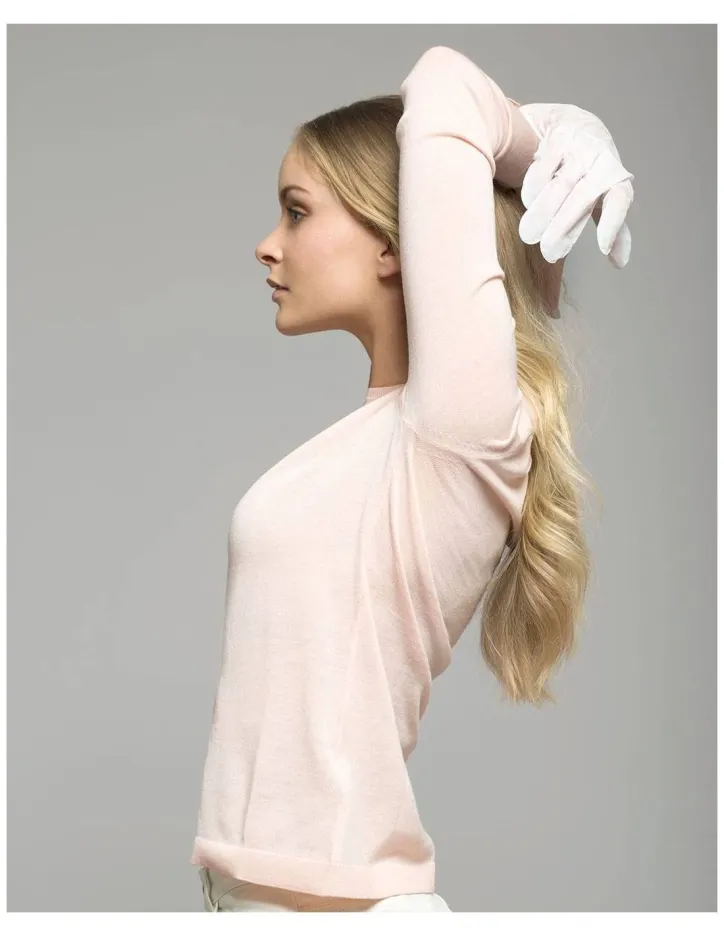Iroha Repairing & Relaxing Hand Mask Gloves with Cannabis — 2