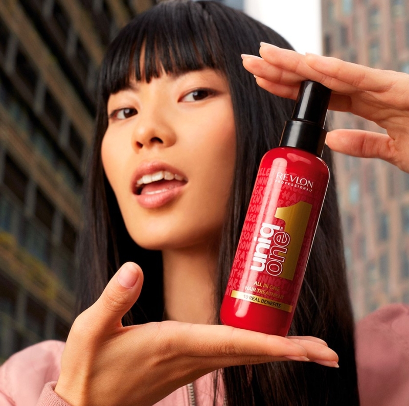 10 в 1 Спрей маска без отмиване със специален парфюмен аромат UniqOne Leave-In Hair Treatment Celebration Edition 150ml — 4