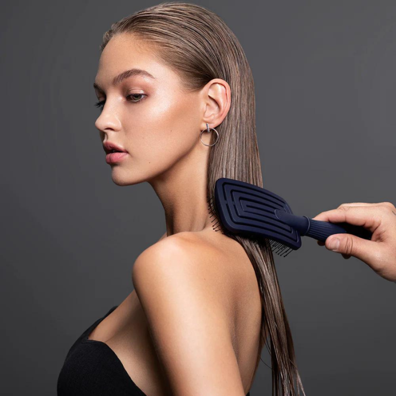 FROMM Intuition Flexer Vent Brush - Blue — 3