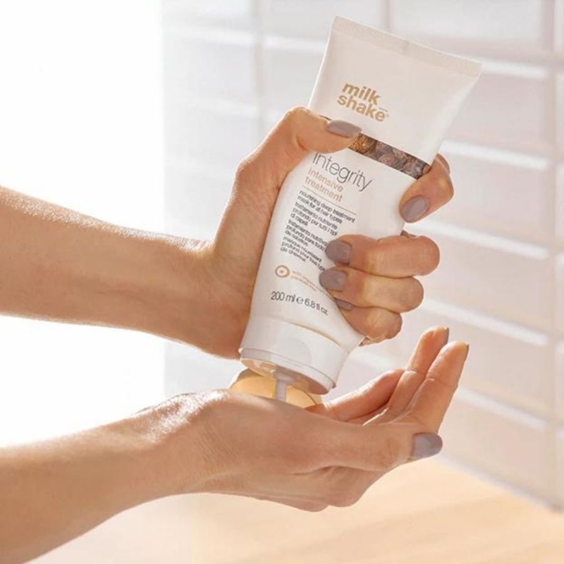 Интензивно възстановяваща и подхранваща маска за изтощена коса Milkshake Integrity Intensive Treatment 200ml — 3