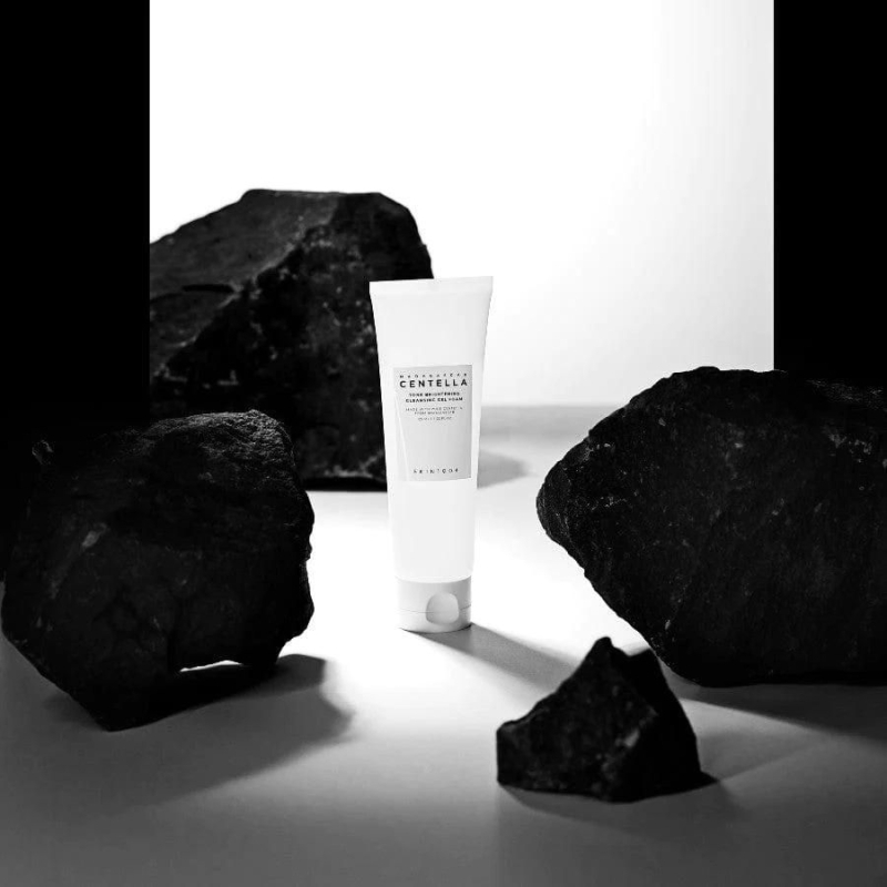 SKIN1004 Tone Brightening Cleansing Gel Foam 125 ml — 4