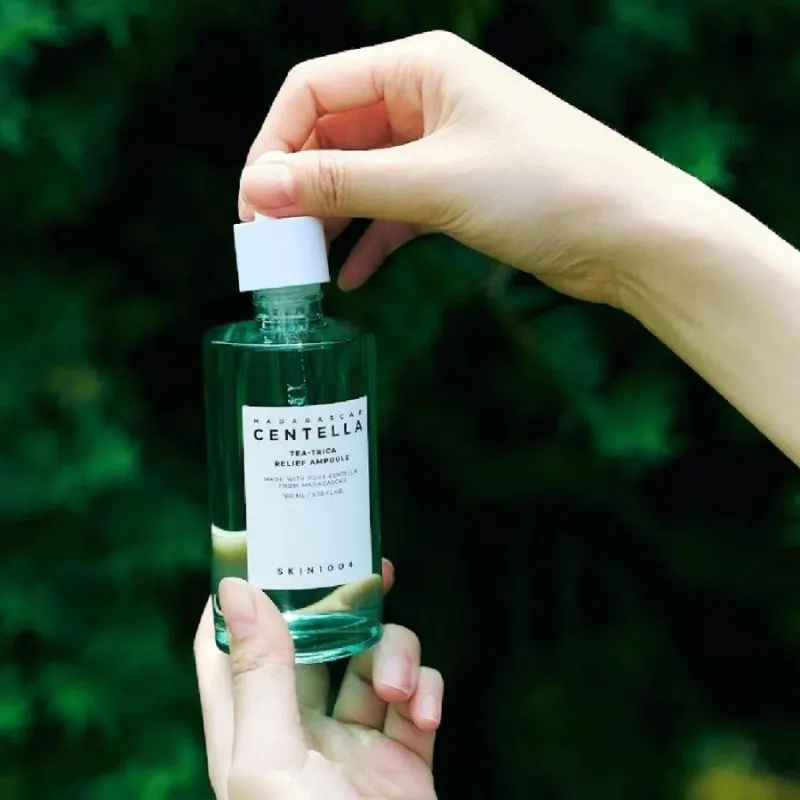 Успокояваща ампула с чаено дърво и центела за акнеична кожа SKIN1004 Tea-Trica Relief Ampoule 50 ml — снимка 2