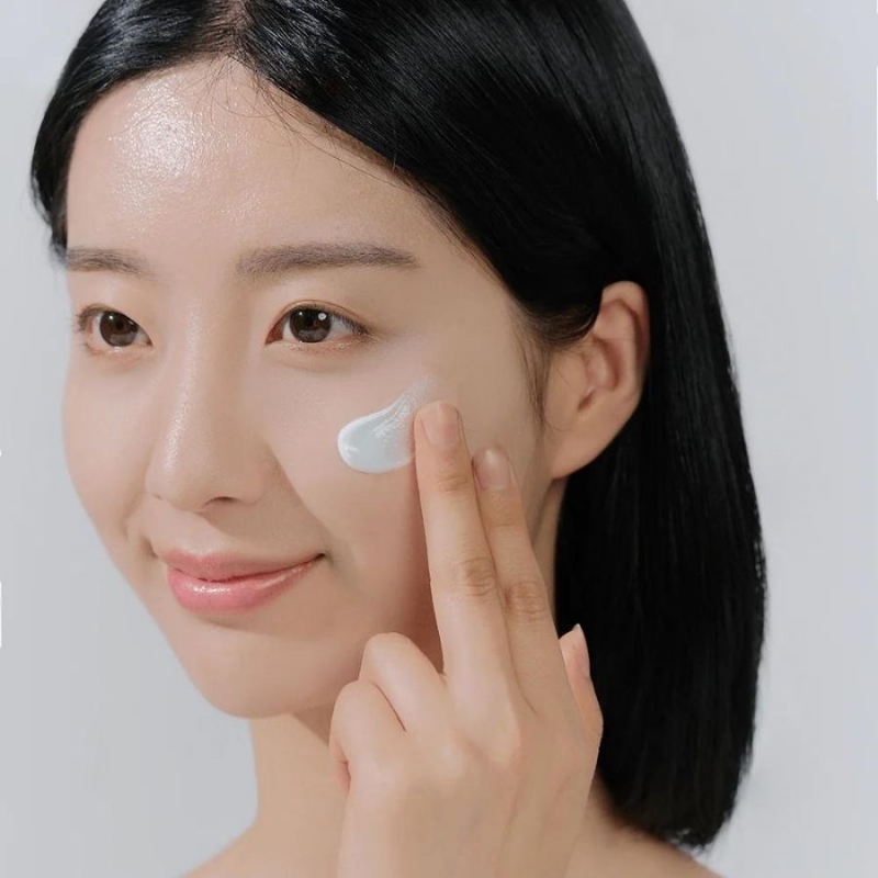 SKIN1004 Hyalu-Cica Water-Fit Sun Serum SPF50+ PA++++ 50 ml — 3