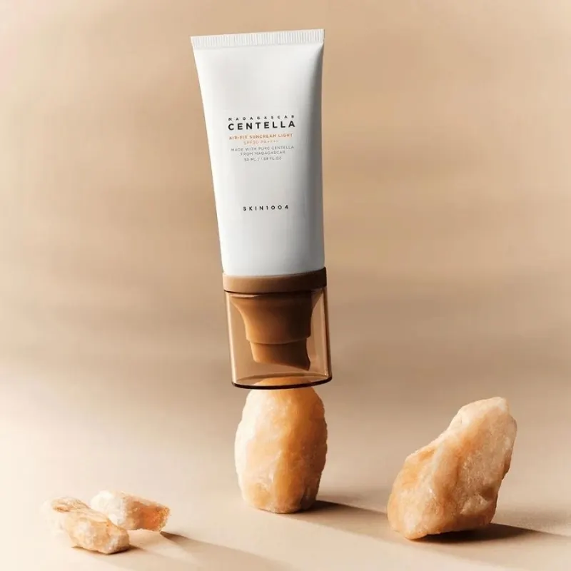 Лек слънцезащитен крем SKIN1004 Centella Air-Fit Suncream Light SPF30 PA++++ 50 ml — снимка 2