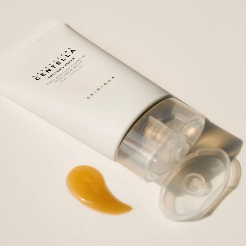 Успокояващ крем-гел за лице с Centella Asiatica, серамиди и трегалоза SKIN1004 Madagascar Centella Soothing Cream 75 ml — сни