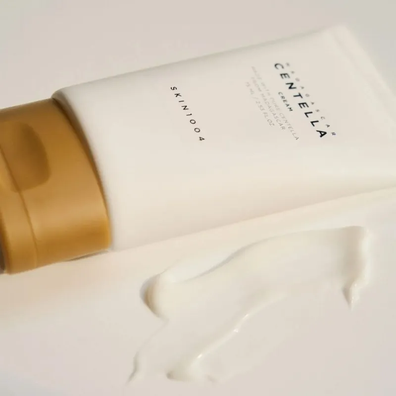 Хидратиращ крем за лице с Centella Asiatica, ниацинамид и сквалан SKIN1004 Madagascar Centella Cream 75 ml — снимка 2