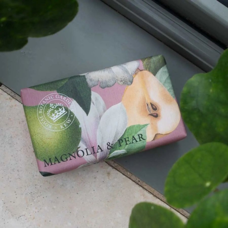 Луксозен сапун с Магнолия и Круша The English Soap Company Magnolia and Pear Soap 240g — 4