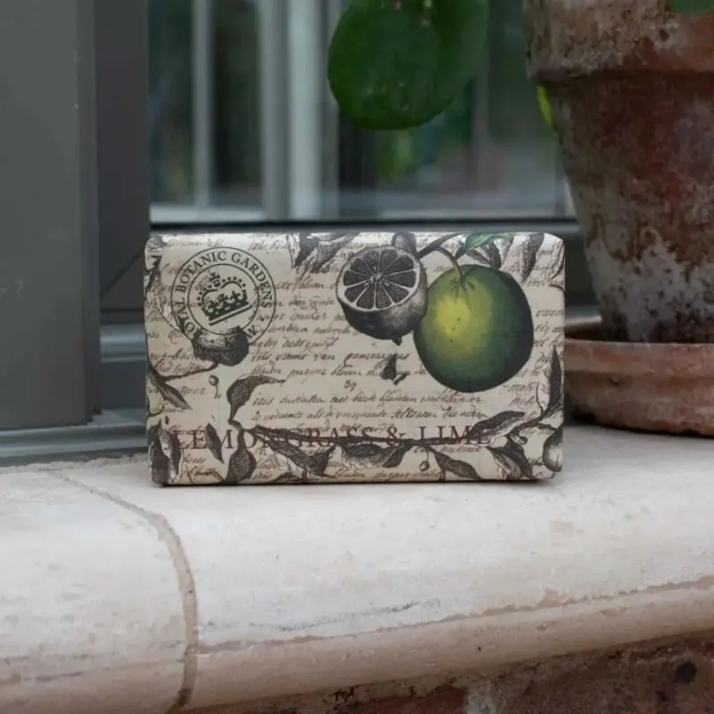 The English Soap Company Lemongrass and Lime Soap 240g — 4