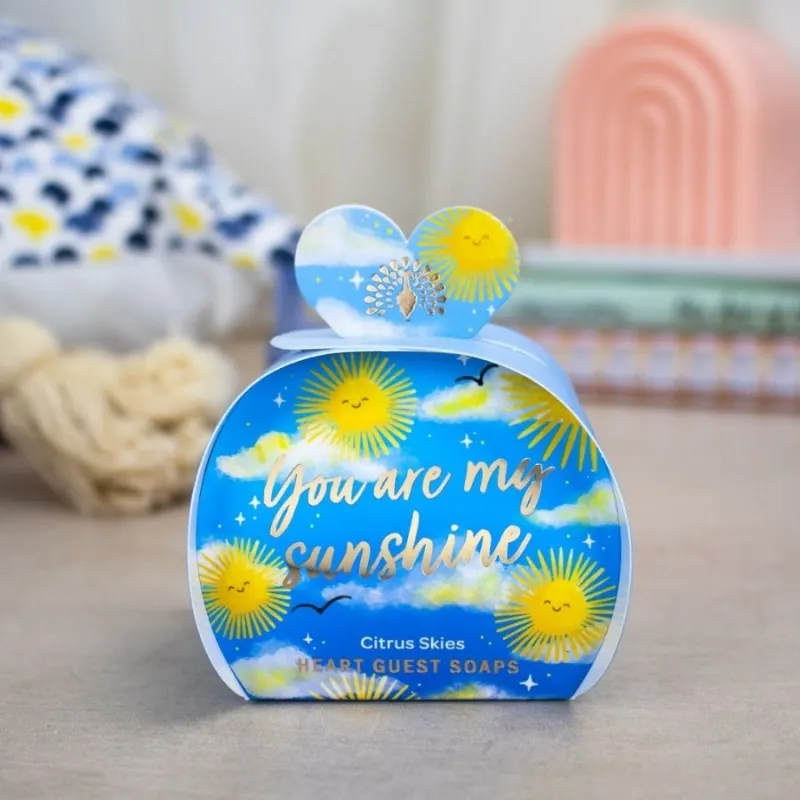 Мини сапуни The English Soap Company You Are My Sunshine Heart Guest Soaps 3 x 20 g — снимка 2