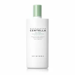 Слънцезащитен флуид за мазна, проблемна и чувствителна кожа с SPF 50+ PA++++, Tea Tree и Centella Asiatica SKIN1004 Madagascar Centella Tea-Trica Soothing Sun Milk 50 ml