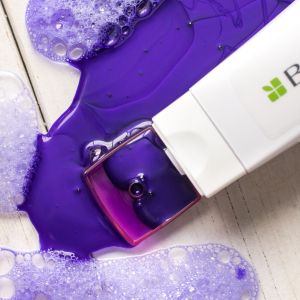 Неутрализиращ шампоан против топли оттенъци Biolage ColorLast Purple Shampoo for Blonde Hair 250ml